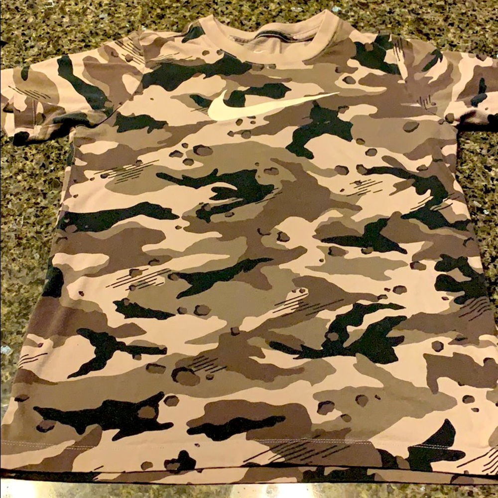 Boys Nike Tee